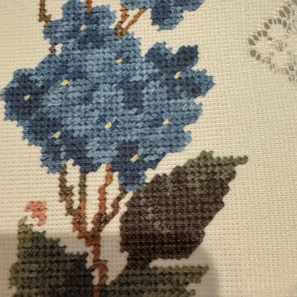 Vertical Wall Hanging Tapestry With Floral Design